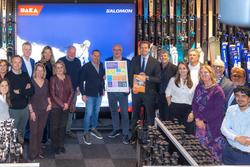 Groepsfoto uitreiking Ondernemersagenda Retail